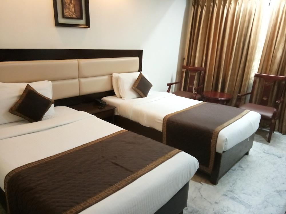 Kastor- Near Nehru Place- Gk 2- M Block Market-gk Metro Station-dr As Clinic