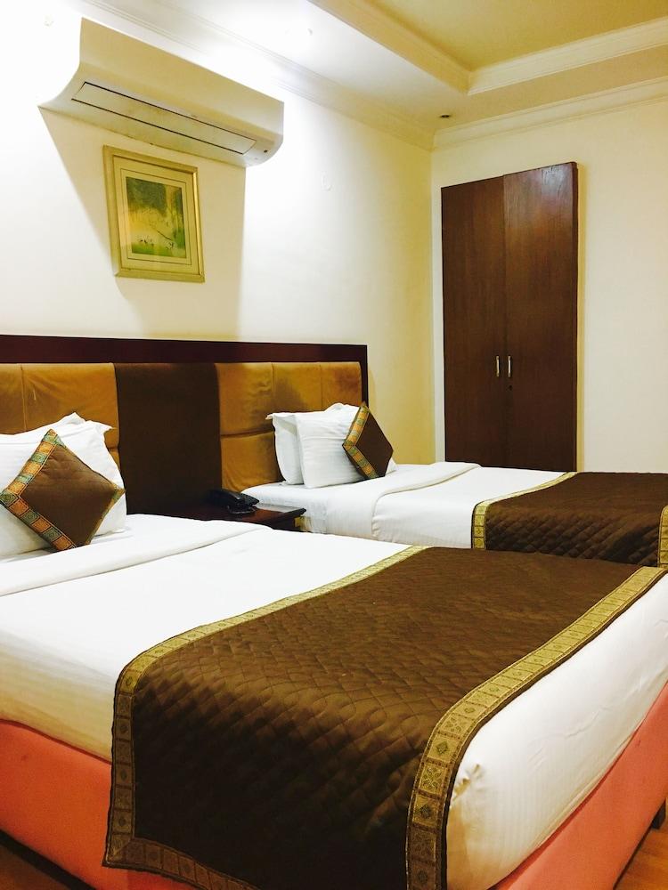 Hotel Kastor- Near Nehru Place- Gk 2- M Block Market-gk Metro Station-dr As Clinic New Delhi