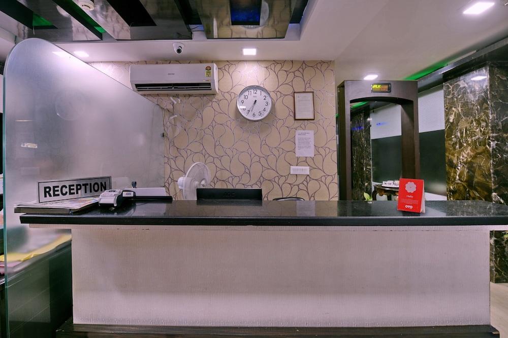 Oyo 464 Lotus Palace Hotel 3*