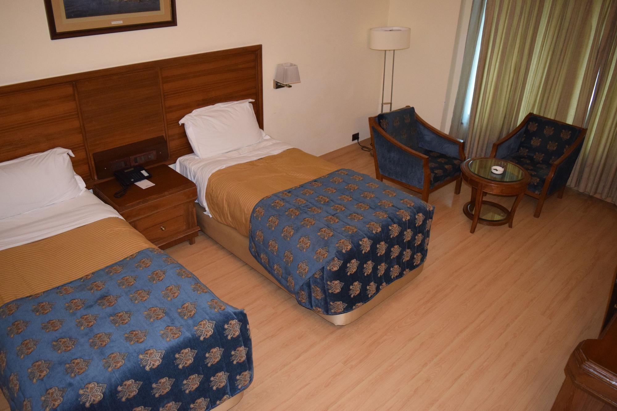 Samrat, Hotel