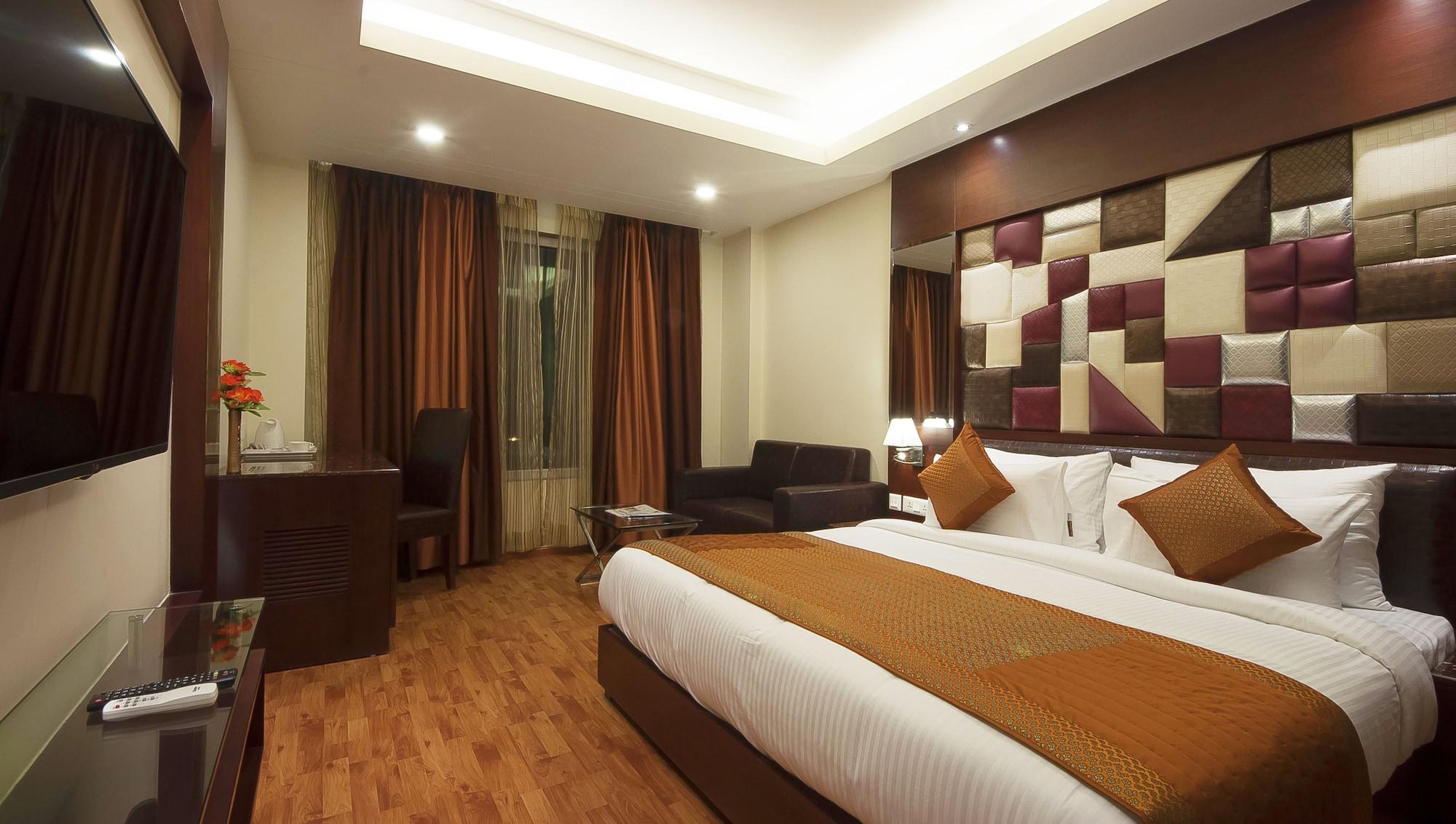 Hotel Golden Grand 4*