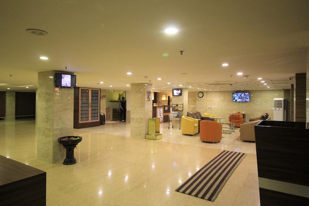 Golden Grand Hotel 4*