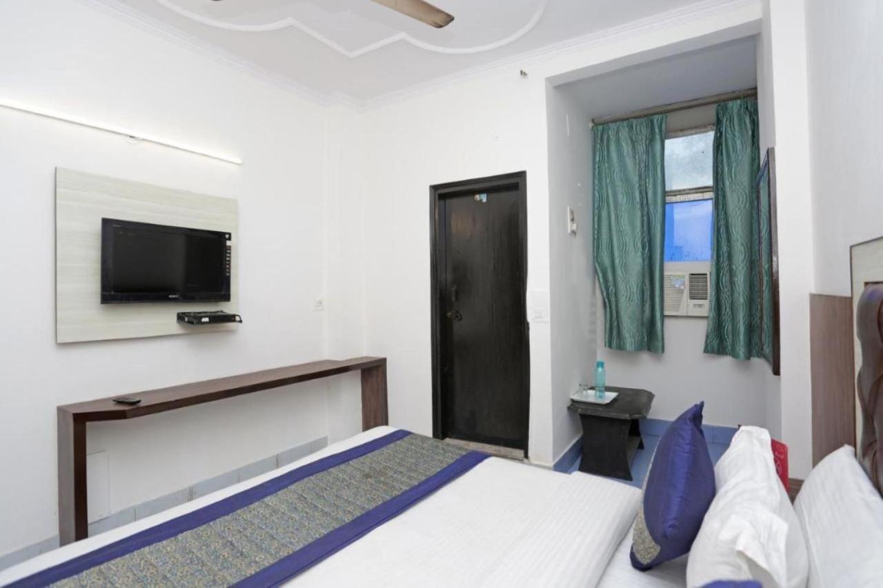 Le Cashew New Delhi