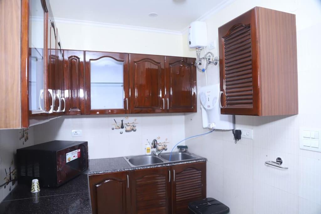 Divine India Service 3bhk,b57 Sarita Vihar,apollo New Delhi
