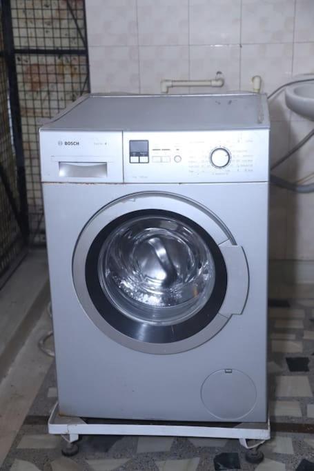 Divine India Service 3bhk,b57 Sarita Vihar,apollo * New Delhi