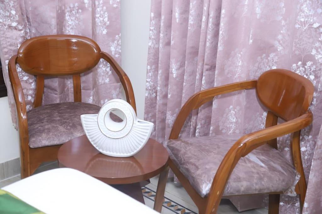 Apartment Divine India Service 3bhk,b57 Sarita Vihar,apollo