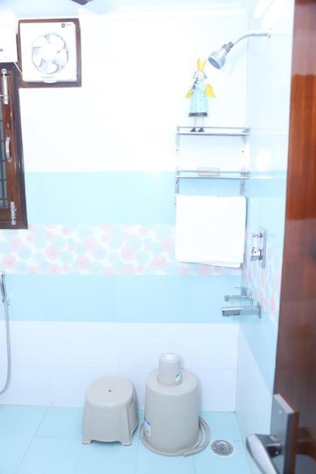 Apartment Divine India Service 3bhk,b57 Sarita Vihar,apollo