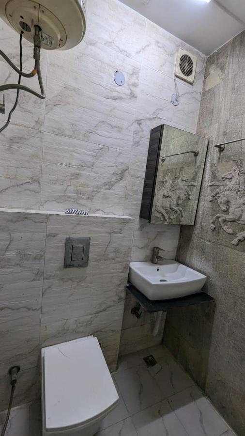 Hotel Sun Residency - Near Lajpat Nagar Metro Station Nova Deli
