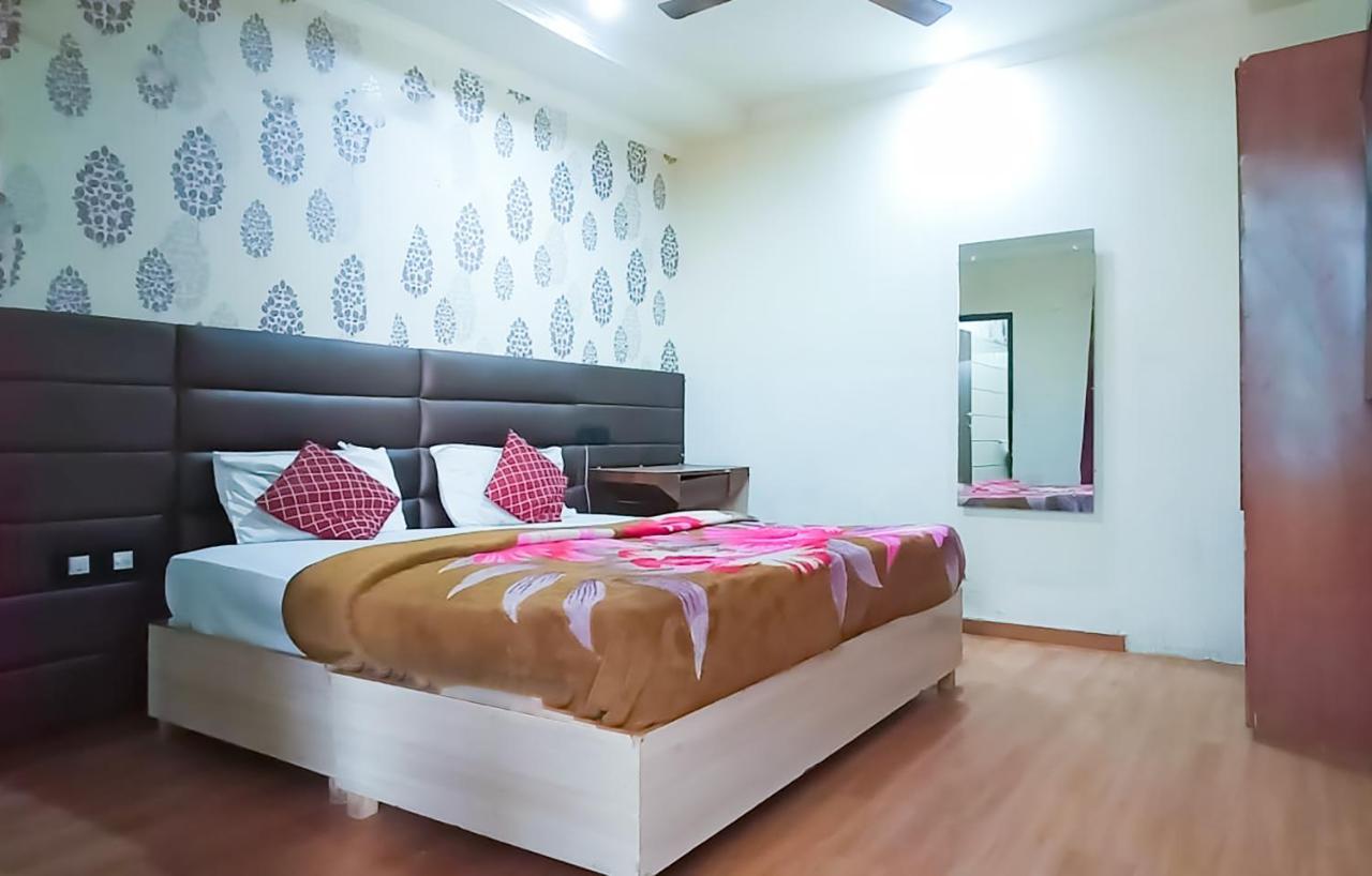 Roomshala 069 Harshi Residency - Janankpuri 3* New Delhi