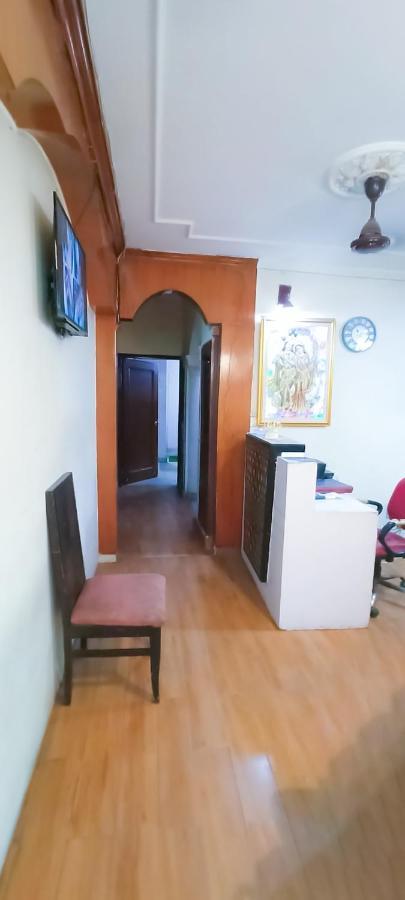 Roomshala 069 Harshi Residency - Janankpuri New Delhi