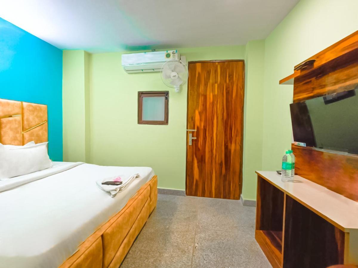 Park - Adarsh Nagar 3*