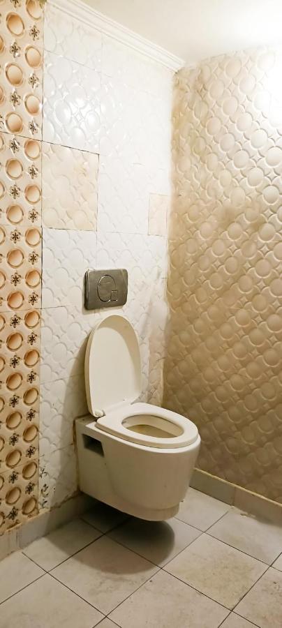 Roomshala 069 Harshi Residency - Janankpuri 3* New Delhi
