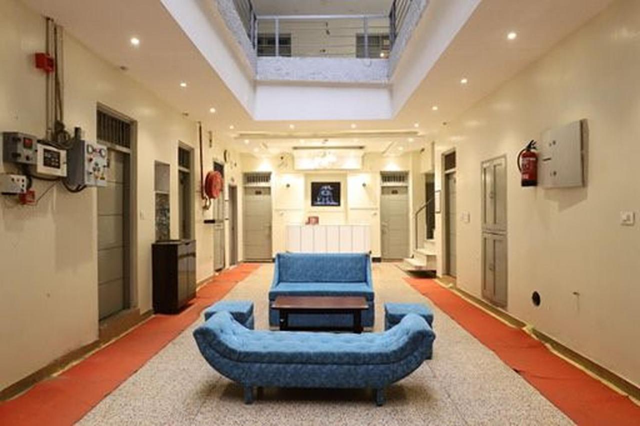 Amrit Hotel 2*