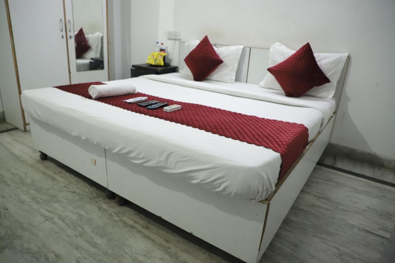 Blue Sky - Near Hauz Khas 3* New Delhi