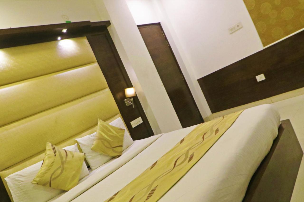 Hotel Pathway Near Delhi Airport New Delhi