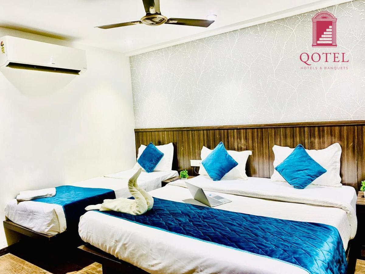 Hotel Qotel Rajouri Garden Above Ritu Marbles, Near Rajouri Garden Metro Station-couple Friendly *