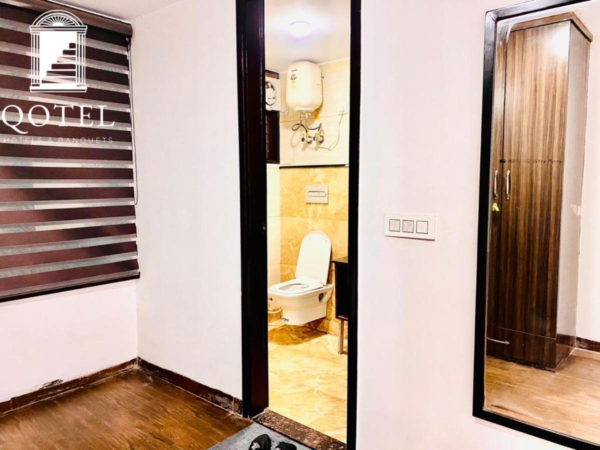 Hotel Qotel Rajouri Garden Above Ritu Marbles, Near Rajouri Garden Metro Station-couple Friendly *