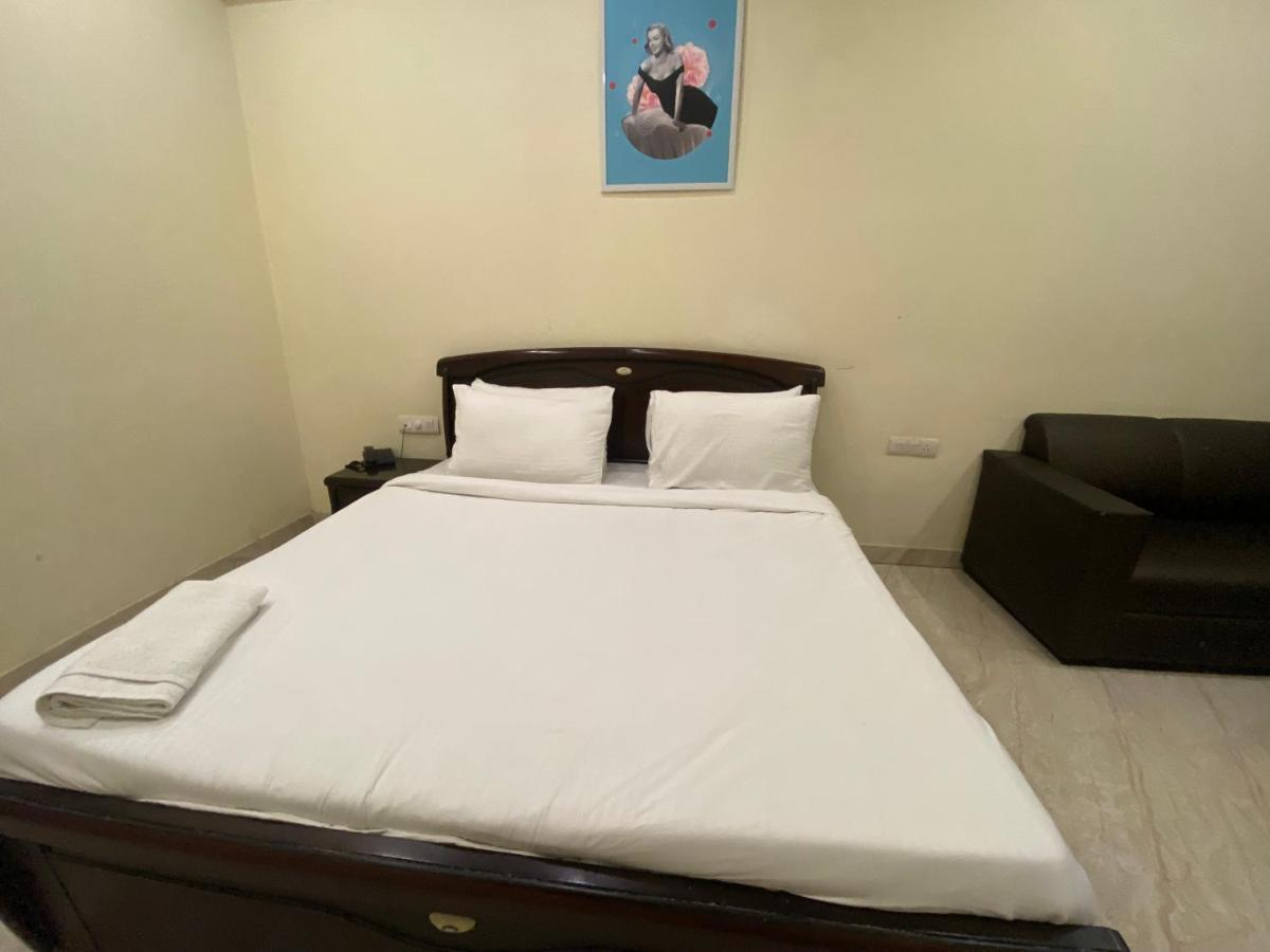 Red Coral - Netaji Subhash Place, Pitampura Hotel 3*