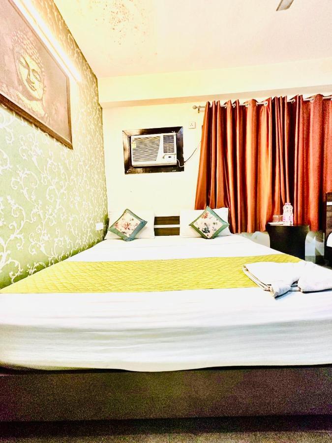 Bed & Breakfast Square Plaza At Airport 3*