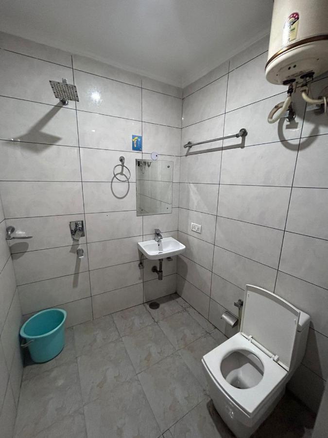 Square Plaza At Airport Bed & Breakfast 3*