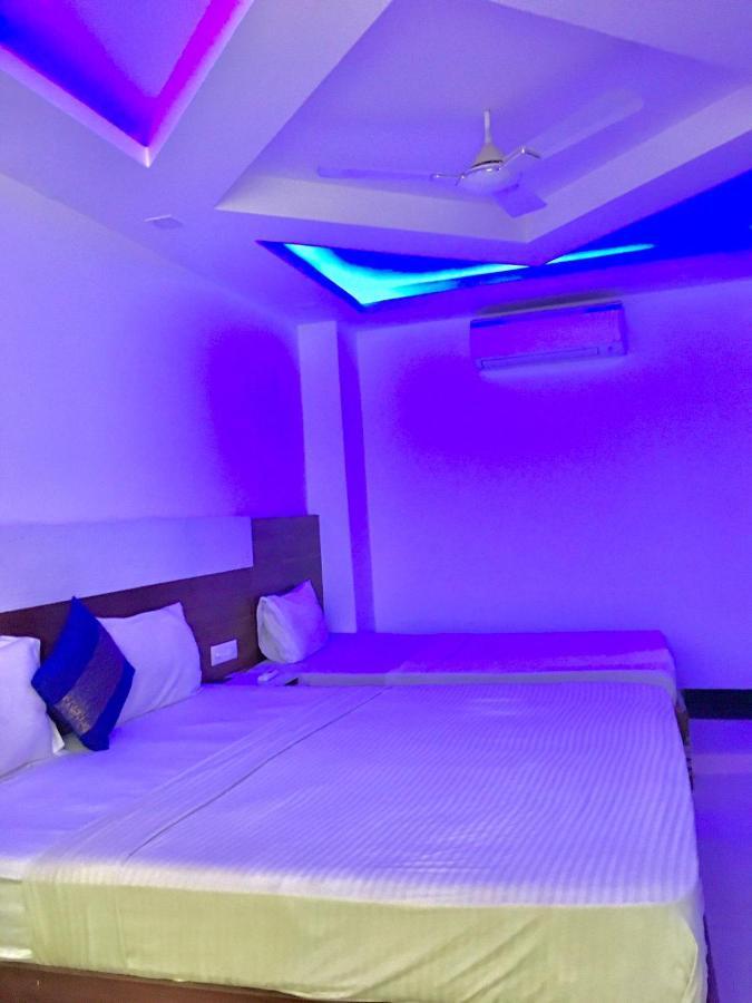 Bed & Breakfast Square Plaza At Airport 3*