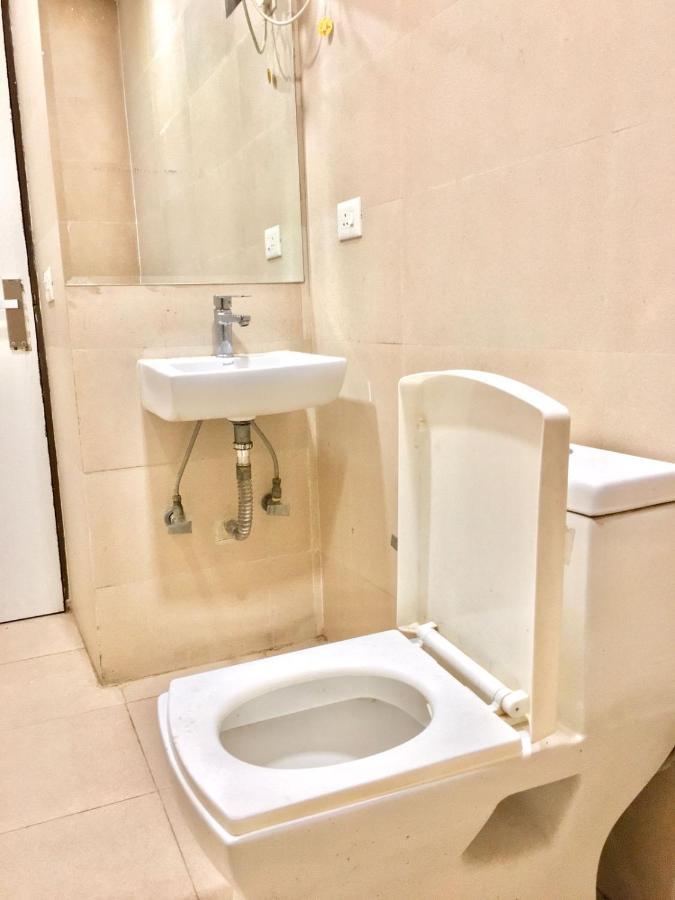 Bed & Breakfast Square Plaza At Airport 3*