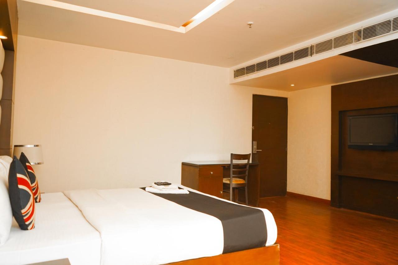 Roomshala 104 Billions - Opposite Ryan Farms, Kapasheraa Road New Delhi
