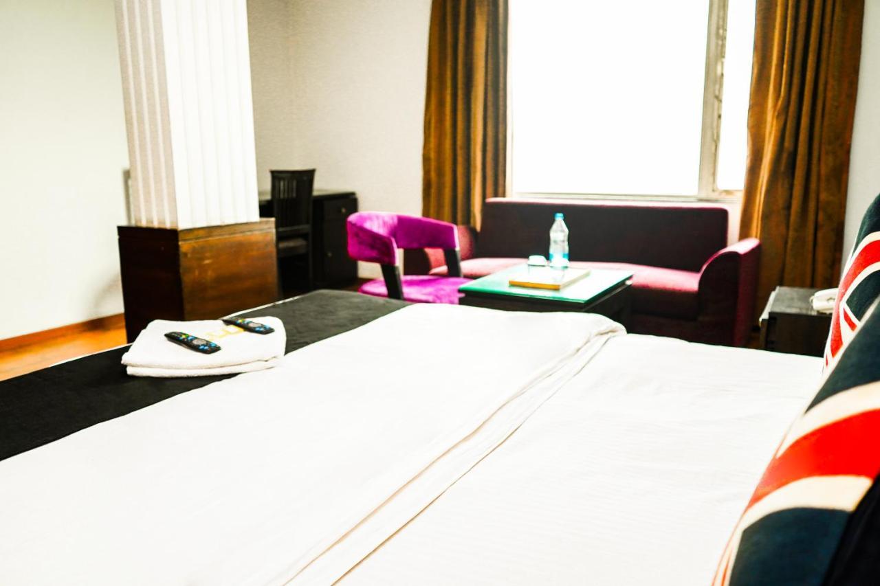 Hotel Roomshala 104 Billions - Opposite Ryan Farms, Kapasheraa Road
