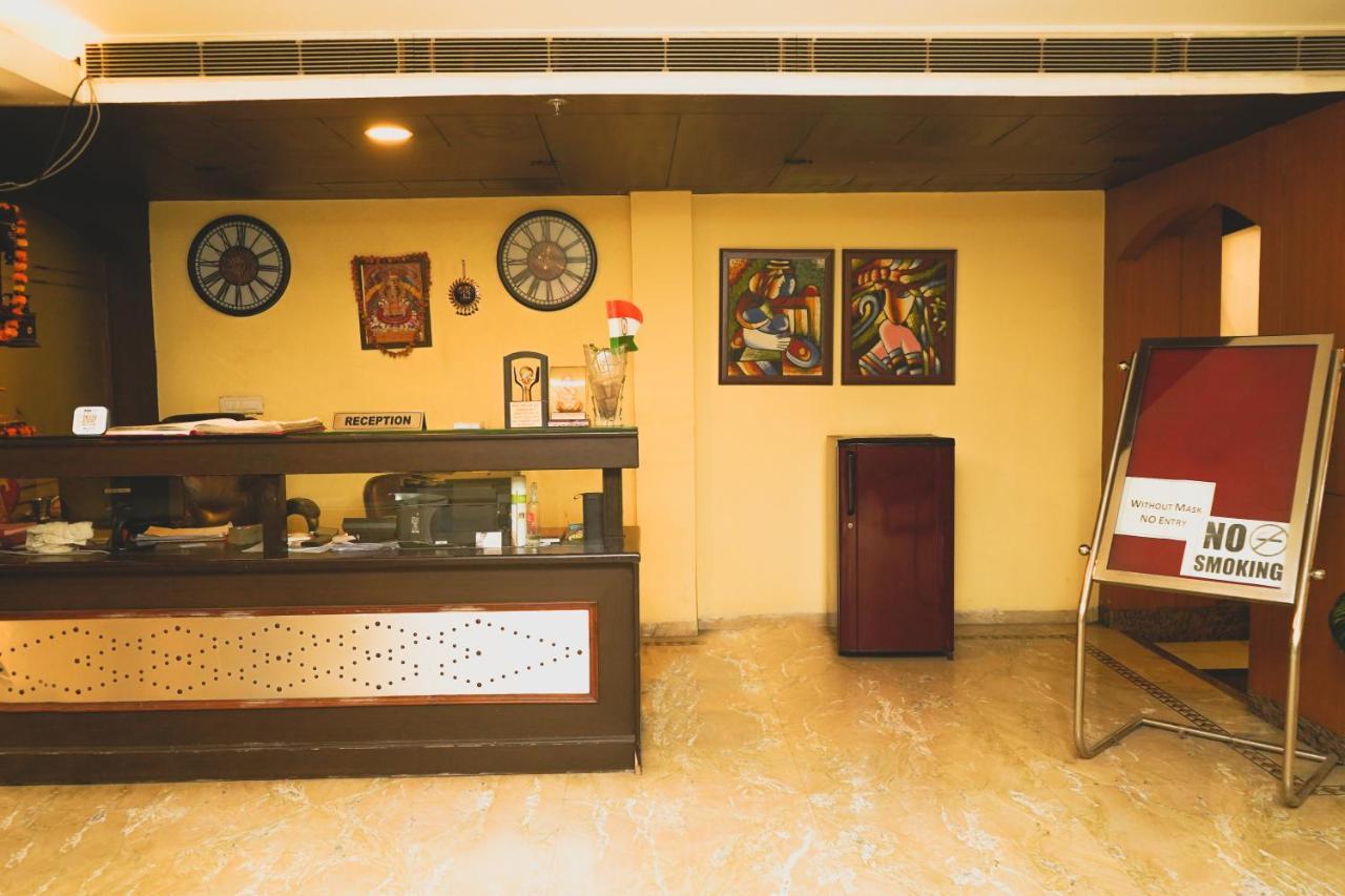 Roomshala 104 Billions - Opposite Ryan Farms, Kapasheraa Road Hotel 3*