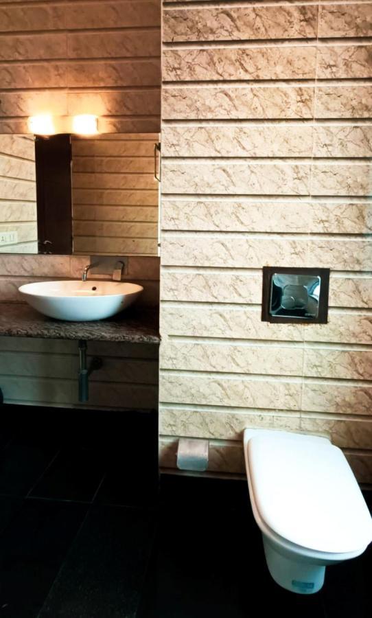 Roomshala 104 Billions - Opposite Ryan Farms, Kapasheraa Road 3* New Delhi