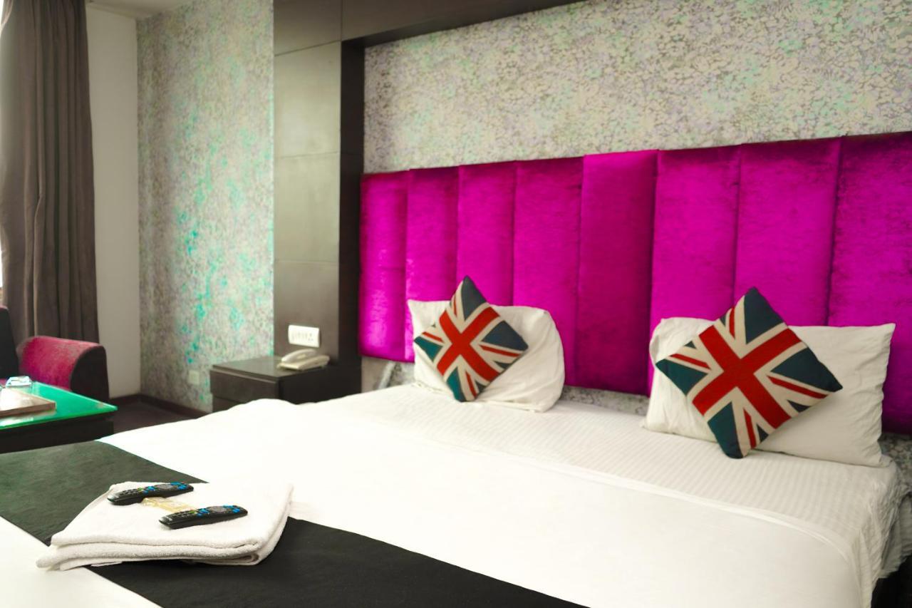 Roomshala 104 Billions - Opposite Ryan Farms, Kapasheraa Road Hotel 3*