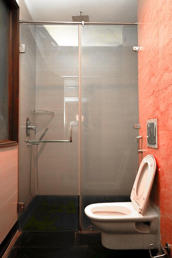 Hotel Roomshala 104 Billions - Opposite Ryan Farms, Kapasheraa Road