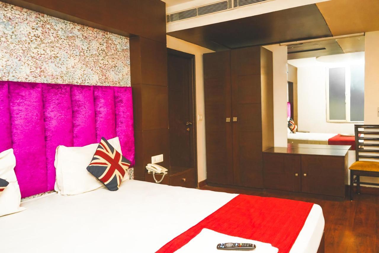 Roomshala 104 Billions - Opposite Ryan Farms, Kapasheraa Road Hotel 3*