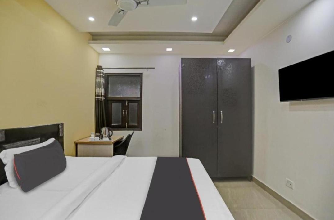 Nirvana Residency - East Of Kailash Hotel 3*