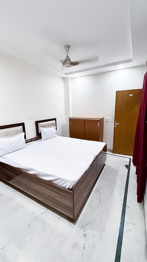 Roomshala 095 Shyam - Near Govindpuri Metro 3* New Delhi
