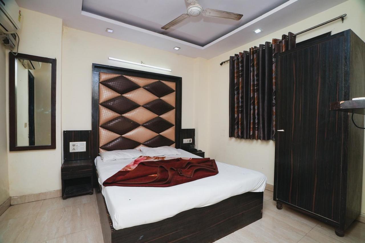 Hotel Av International Near Railway Station, Paharganj New Delhi