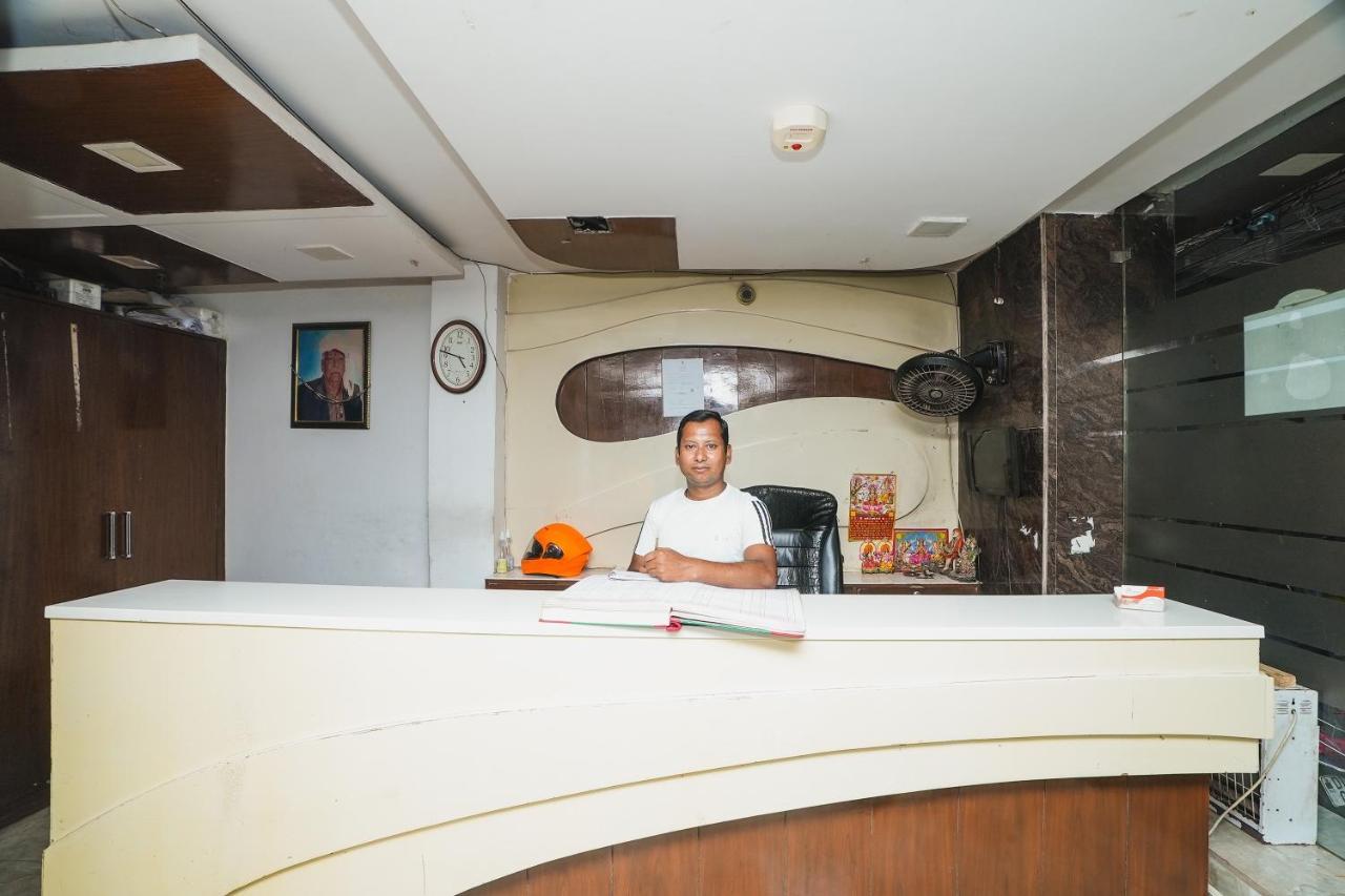 Av International Near Railway Station, Paharganj
