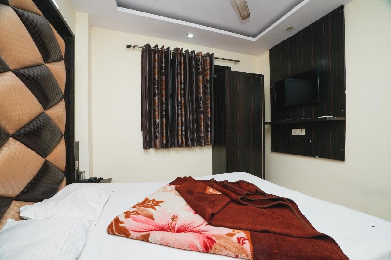 Av International Near Railway Station, Paharganj Hotel