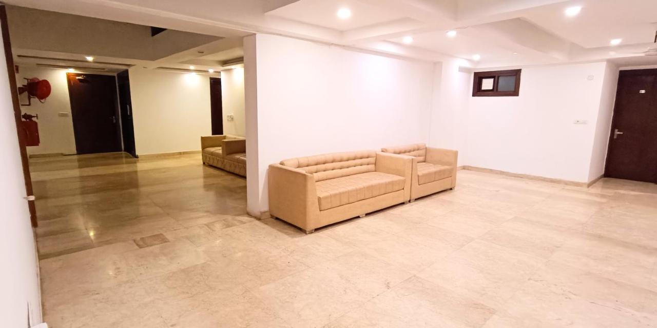 Bellmont East Delhi Hotel
