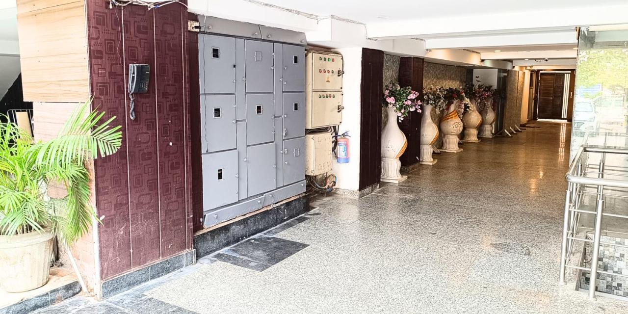 Hotel Bellmont East Delhi 3*