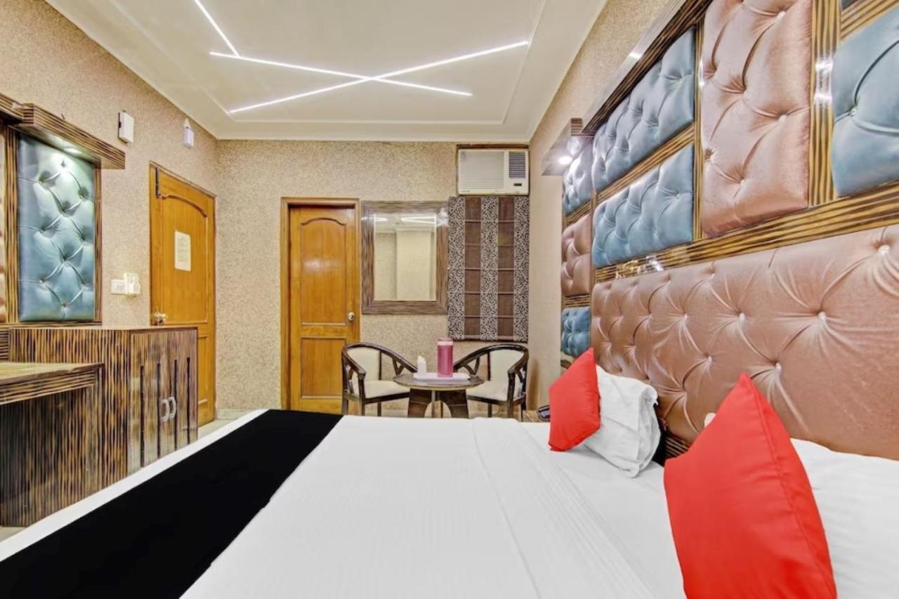 Prime Keshaw Homely In Main Road Building Hotel 4*