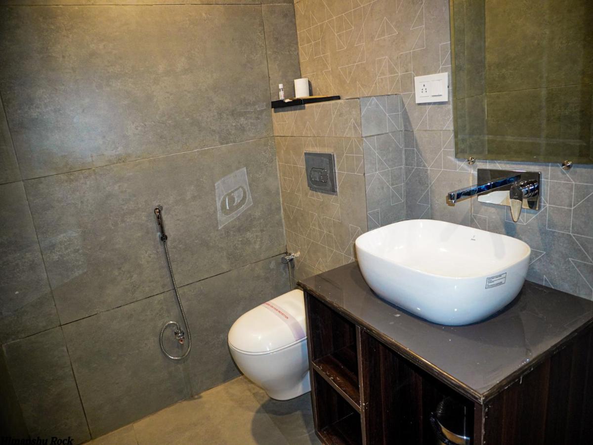 Hotel The Royal Rosette - 1 Minute From Railway Station New Delhi