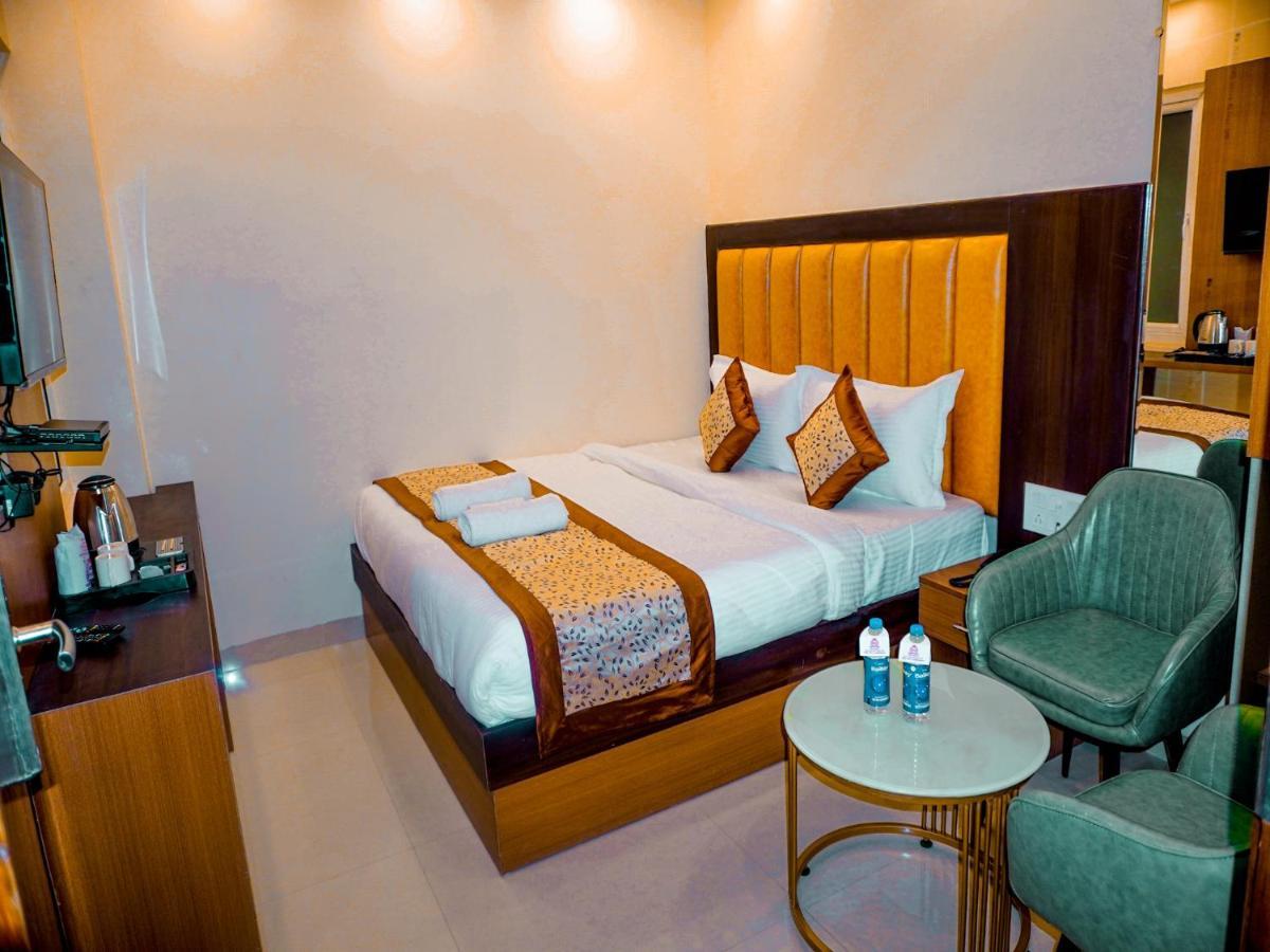 The Royal Rosette - 1 Minute From Railway Station 3* New Delhi