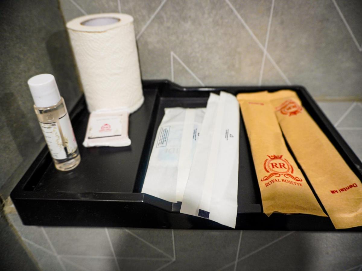The Royal Rosette - 1 Minute From Railway Station Hotel 3*