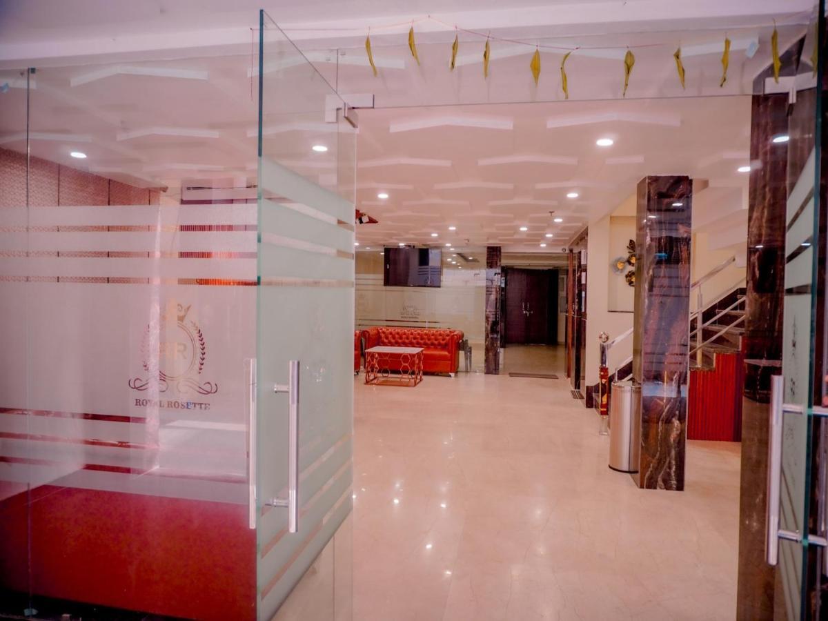 Hotel The Royal Rosette - 1 Minute From Railway Station 3*