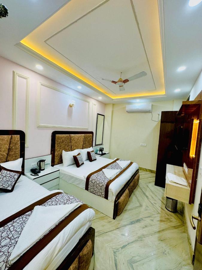 Samrat Residency 10 Mints Walking Distance Nizamuddin Railway Station 4*