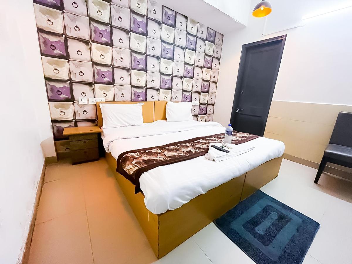Hotel Roomshala 116 Krishna - Lajpat Nagar 3*