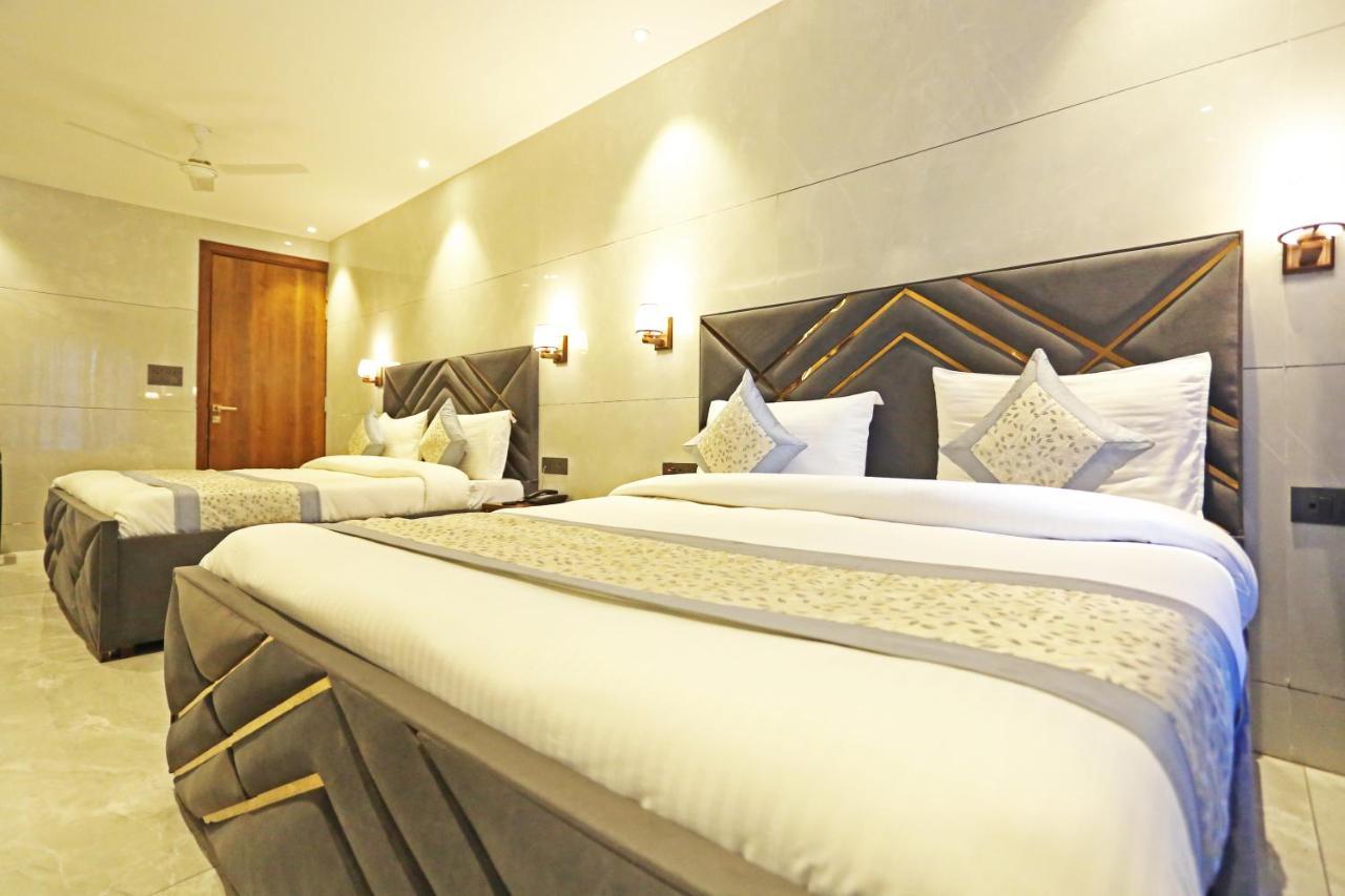 Preet 05 Mints Walking Distance Nizamuddin Railway Station 4* Nova Deli