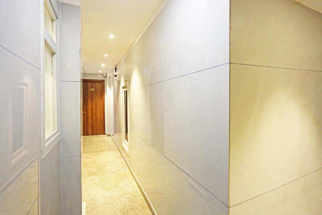 Preet 05 Mints Walking Distance Nizamuddin Railway Station 4*