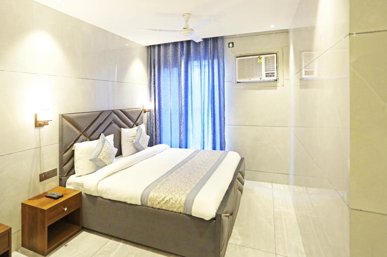 Preet 05 Mints Walking Distance Nizamuddin Railway Station